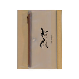 isshoni.ペンケース付ノートカバーPVC A5 2026午 ゴールド N6047